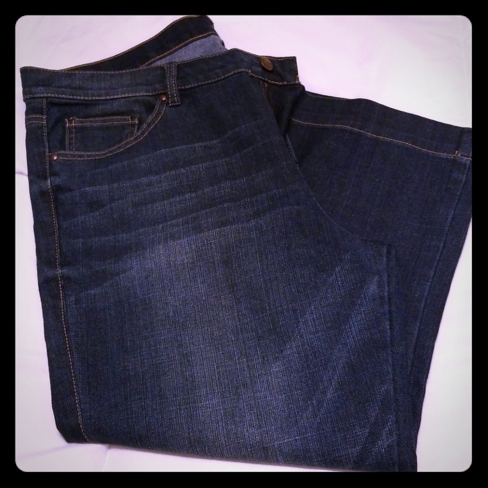 Like New NY and Co wide leg crop jean